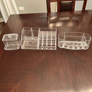 Set of 3 acrylic make-up organizers (make-up not included)